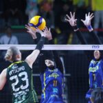 Gresik Phonska Plus melawan Jakarta Electric PLN Mobile di Jawapos Arena, Surabaya