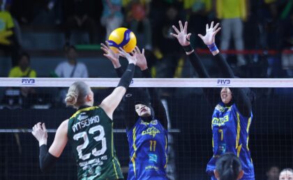 Gresik Phonska Plus melawan Jakarta Electric PLN Mobile di Jawapos Arena, Surabaya